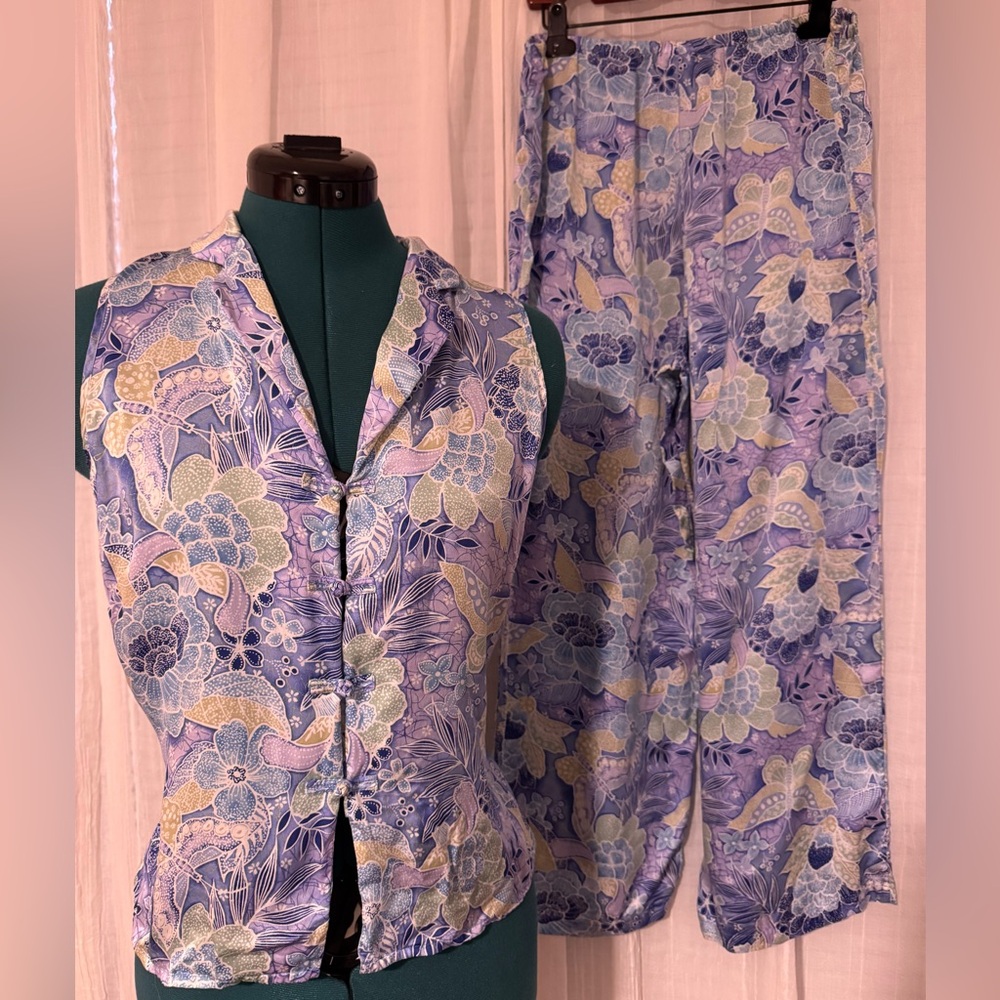 August Silk. Vintage 100% silk pajamas. Excellent condition